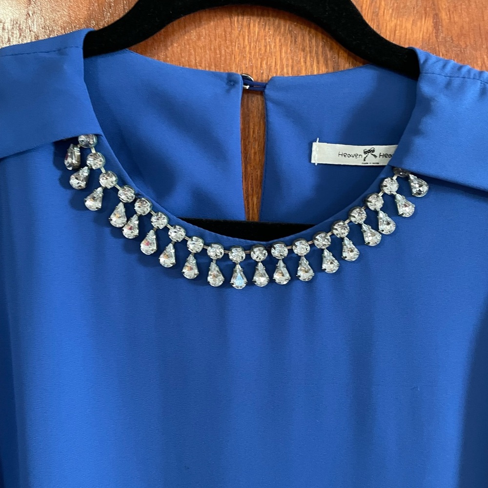 Beautiful blue top with “built-in” necklace size small